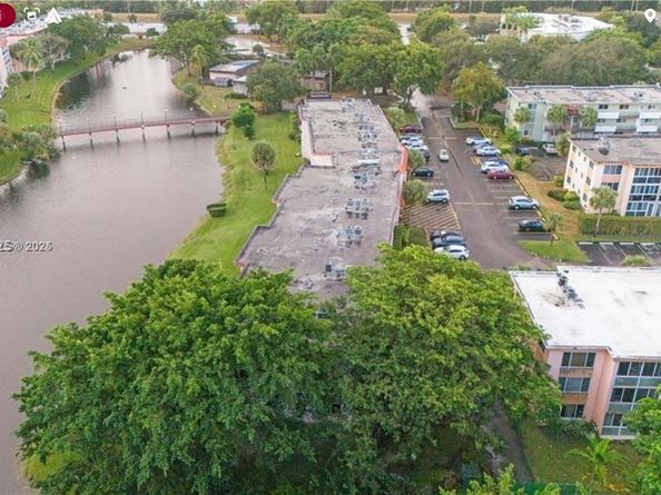 1080 Del Lago Cir 202, Sunrise FL 33313