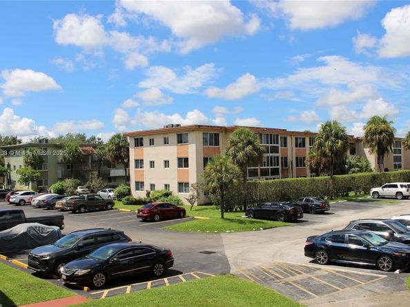 1080 Del Lago Cir 202, Sunrise FL 33313