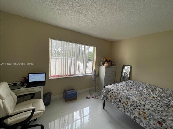 4255 N University Dr 201, Sunrise FL 33351