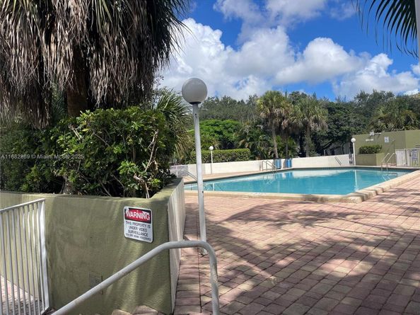 4255 N University Dr 201, Sunrise FL 33351