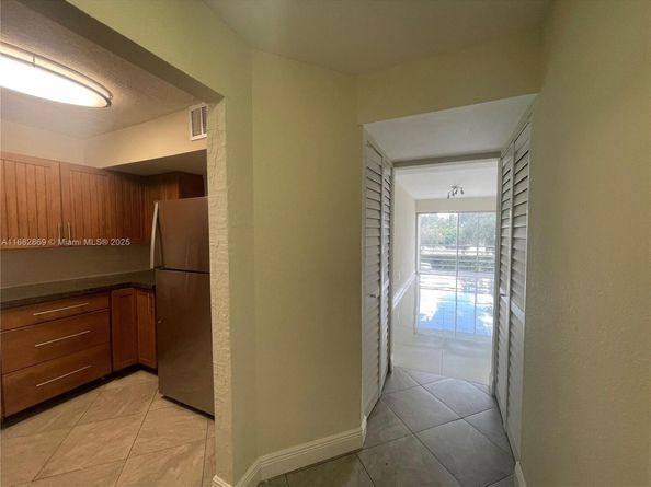 4255 N University Dr 201, Sunrise FL 33351