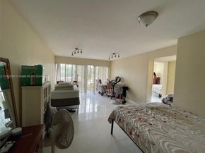 4255 N University Dr 201, Sunrise FL 33351