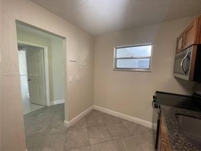 4255 N University Dr 201, Sunrise FL 33351