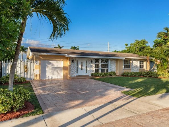 10835 SW 152nd Ter, Miami FL 33157