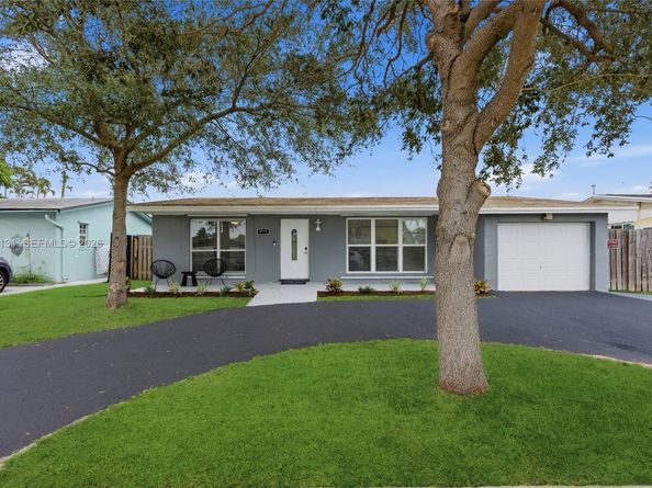 9771 NW 24th Pl, Sunrise FL 33322