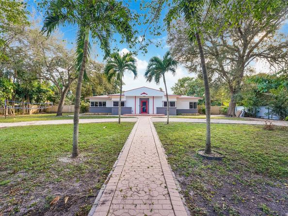 1532 NE 144th St, Miami FL 33161