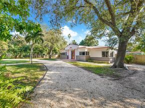 1532 NE 144th St, Miami FL 33161