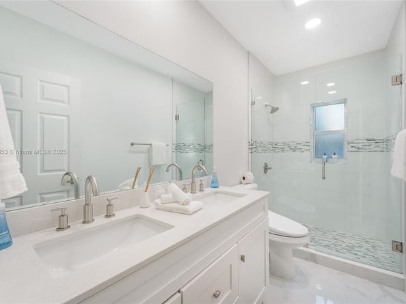 1532 NE 144th St, Miami FL 33161