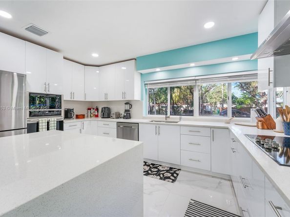 1532 NE 144th St, Miami FL 33161