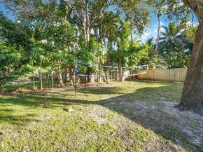 1532 NE 144th St, Miami FL 33161