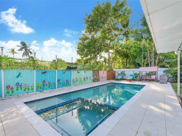 1532 NE 144th St, Miami FL 33161
