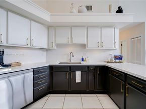 8910 SW 160th St, Palmetto Bay FL 33157