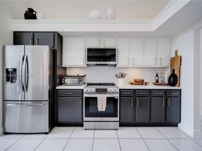 8910 SW 160th St, Palmetto Bay FL 33157
