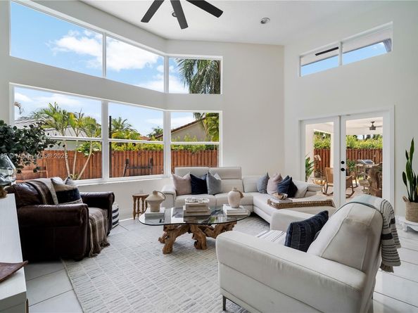 8910 SW 160th St, Palmetto Bay FL 33157