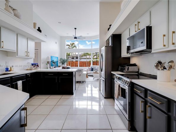 8910 SW 160th St, Palmetto Bay FL 33157