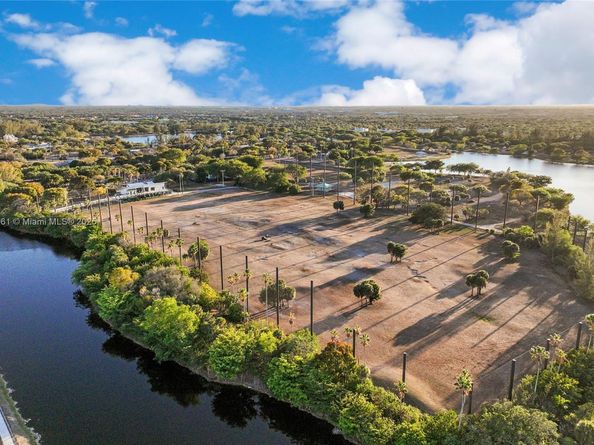 12393 NW 12th Ct, Pembroke Pines FL 33026