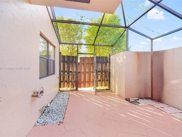 12393 NW 12th Ct, Pembroke Pines FL 33026