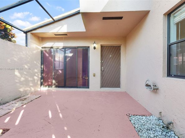 12393 NW 12th Ct, Pembroke Pines FL 33026