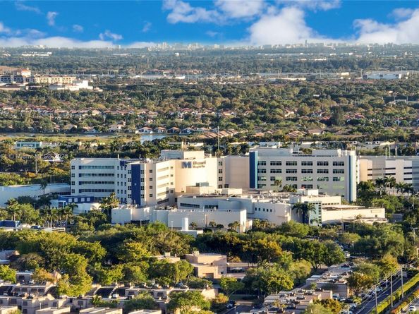 12393 NW 12th Ct, Pembroke Pines FL 33026