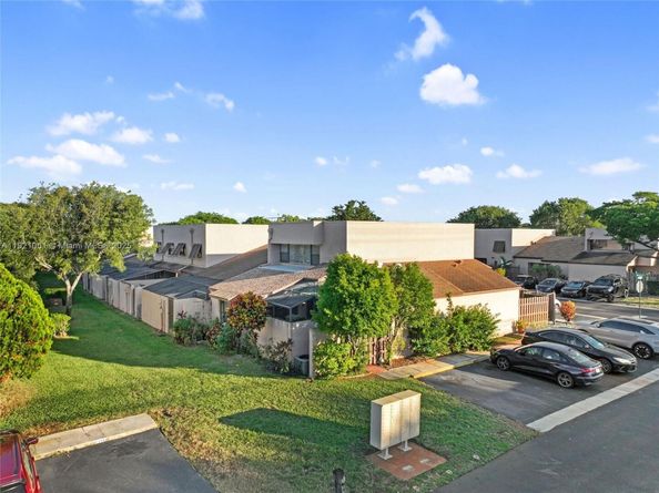 12393 NW 12th Ct, Pembroke Pines FL 33026