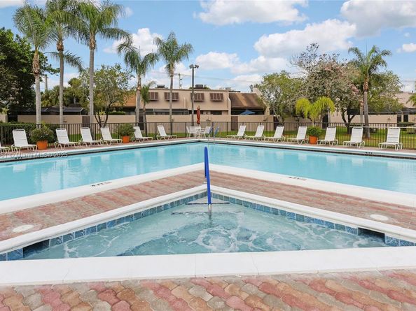 12393 NW 12th Ct, Pembroke Pines FL 33026