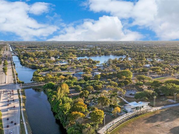 12393 NW 12th Ct, Pembroke Pines FL 33026