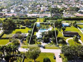 10420 SW 64th St, Miami FL 33173