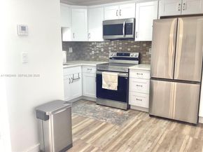 9423 S Hollybrook Lake Dr 106, Pembroke Pines FL 33025