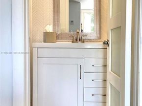 9423 S Hollybrook Lake Dr 106, Pembroke Pines FL 33025