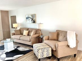 9423 S Hollybrook Lake Dr 106, Pembroke Pines FL 33025