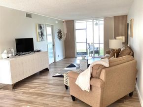 9423 S Hollybrook Lake Dr 106, Pembroke Pines FL 33025