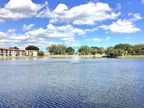 9423 S Hollybrook Lake Dr 106, Pembroke Pines FL 33025