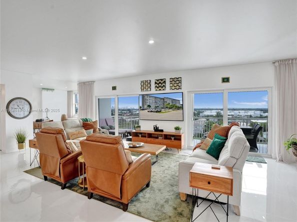 3800 Hillcrest Dr 1204, Hollywood FL 33021