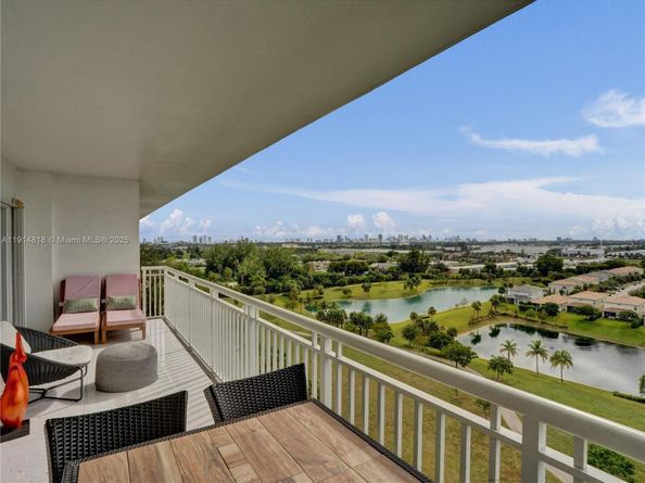 3800 Hillcrest Dr 1204, Hollywood FL 33021