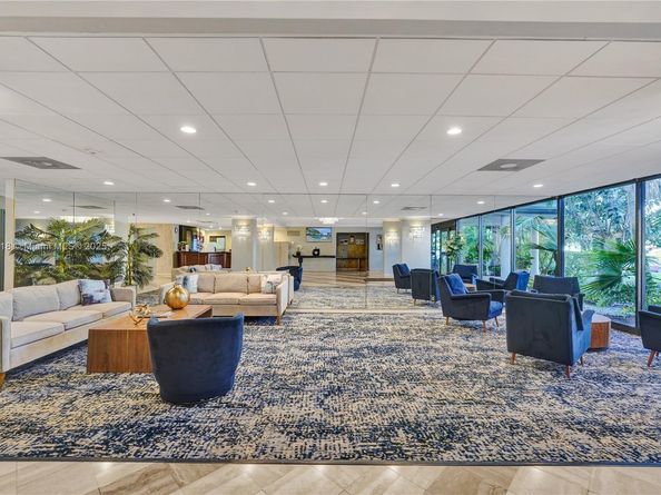 3800 Hillcrest Dr 1204, Hollywood FL 33021