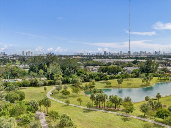 3800 Hillcrest Dr 1204, Hollywood FL 33021