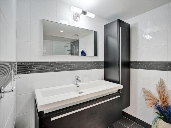 3800 Hillcrest Dr 1204, Hollywood FL 33021