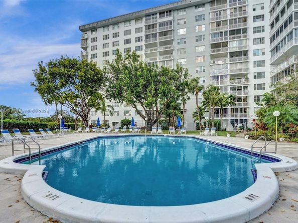 3800 Hillcrest Dr 1204, Hollywood FL 33021