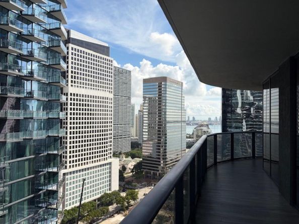 801 S Miami Ave 2505, Miami FL 33130