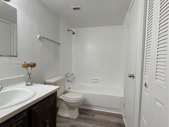 492 NW 165th St Rd C611, Miami FL 33169