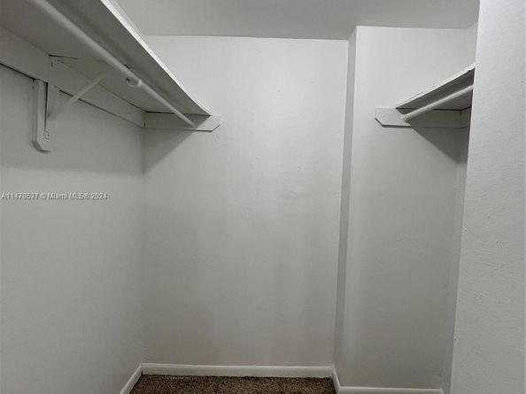 492 NW 165th St Rd C611, Miami FL 33169