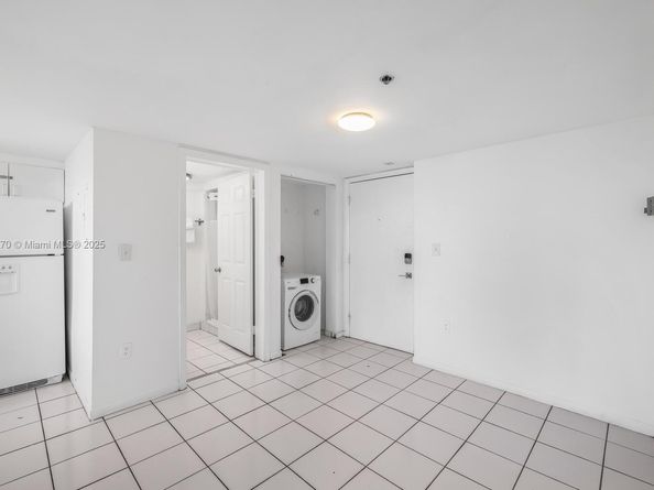 5445 Collins Ave M9 M10 M11 M12, Miami Beach FL 33140