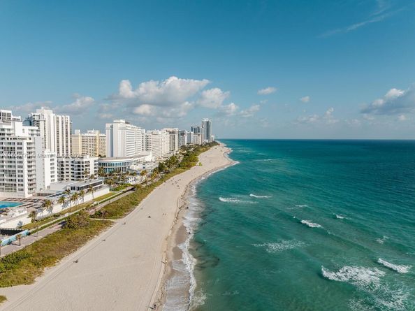 5445 Collins Ave M9 M10 M11 M12, Miami Beach FL 33140