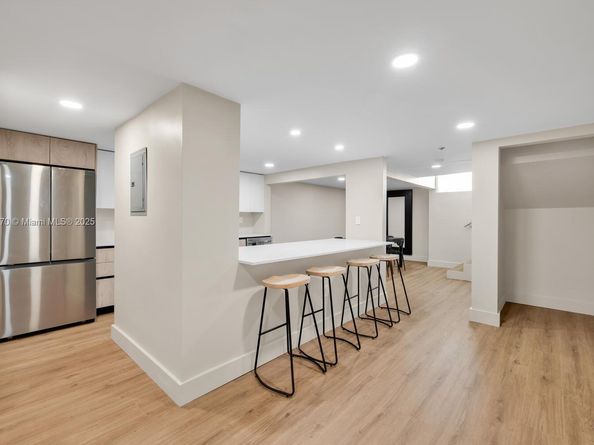 5445 Collins Ave M9 M10 M11 M12, Miami Beach FL 33140