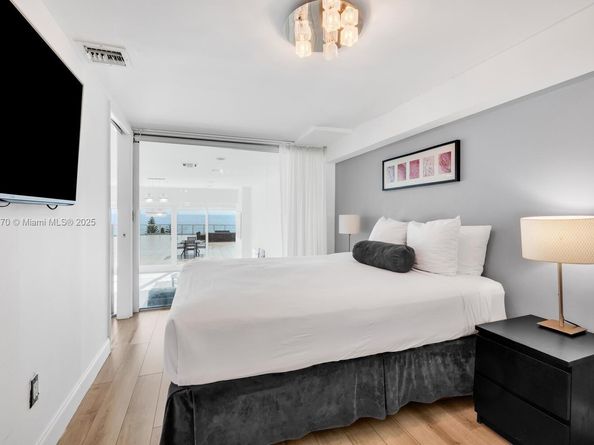 5445 Collins Ave M9 M10 M11 M12, Miami Beach FL 33140