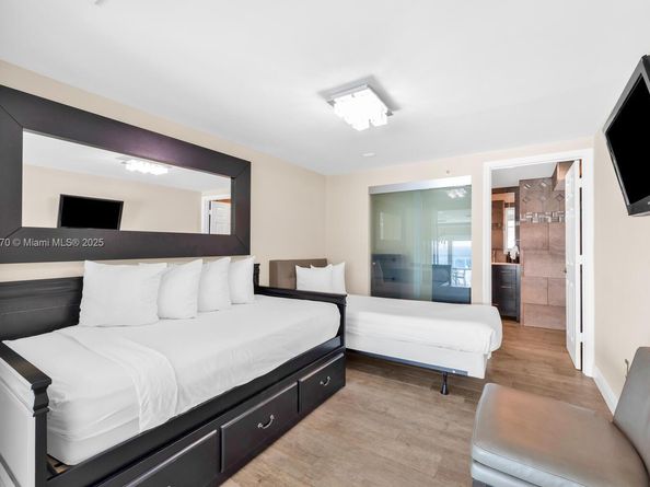 5445 Collins Ave M9 M10 M11 M12, Miami Beach FL 33140