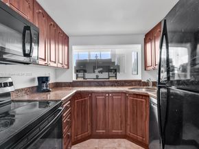5445 Collins Ave M9 M10 M11 M12, Miami Beach FL 33140