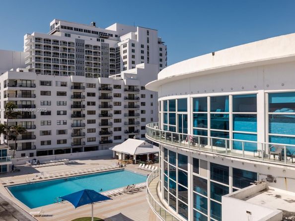 5445 Collins Ave M9 M10 M11 M12, Miami Beach FL 33140