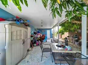 1317 W 61st Pl, Hialeah FL 33012