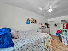 1317 W 61st Pl, Hialeah FL 33012
